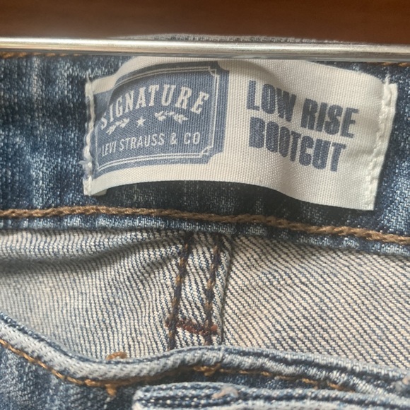 Womens Levi Strauss & co  low rise bootcut stretch jeans size 12 short. - Picture 2 of 10